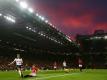 Im Old Trafford könnte es bald wieder Stehplätze geben (Quelle: PIXATHLON/SID)