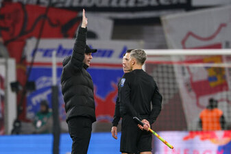 Foto: Leipziger Ärger über den Schiri - «Dem Spiel nicht würdig»