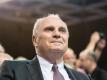 Uli Hoeneß ist froh, dass der FC Bayern als Tabellenführer überwintert. Foto: Matthias Balk