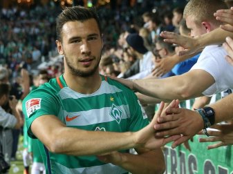 Abschied in Bremen - Lukas Fröde wechselt nach Würzburg (Quelle: FIRO/SID)
<br>© 2017 SID Abschied in Bremen - Lukas Fröde wechselt nach Würzburg (Quelle: FIRO/SID)
<br>© 2017 SID