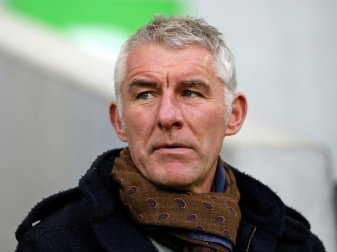 Mirko Slomka leitet das erste Training seit 840 Tagen (Quelle: PIXATHLON/SID-IMAGES)
<br>© 2017 SID Mirko Slomka leitet das erste Training seit 840 Tagen (Quelle: PIXATHLON/SID-IMAGES)
<br>© 2017 SID