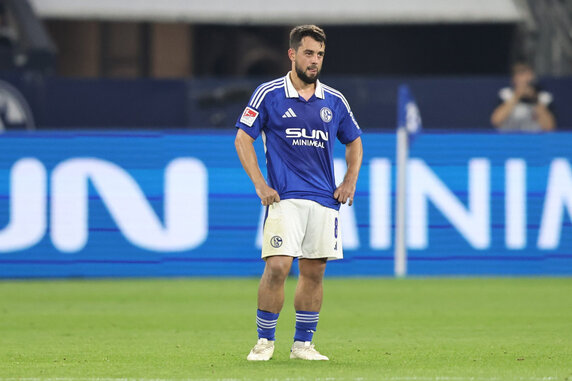 Paukenschlag: Schalke löst Vertrag von Nationalspieler auf