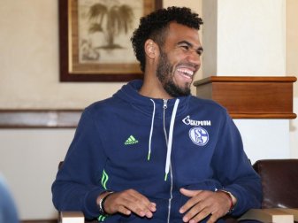 Der Schalker Eric Maxim Choupo-Moting will weiter für Kamerun spielen. Foto: Tim Rehbein Der Schalker Eric Maxim Choupo-Moting will weiter für Kamerun spielen. Foto: Tim Rehbein