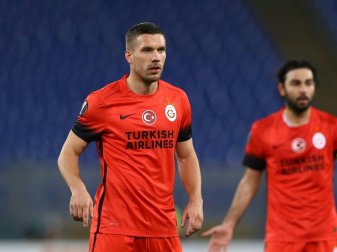 Lukas Podolski steht kurz vor einem Wechsel nach China (Quelle: PIXATHLON/SID-IMAGES) Lukas Podolski steht kurz vor einem Wechsel nach China (Quelle: PIXATHLON/SID-IMAGES)