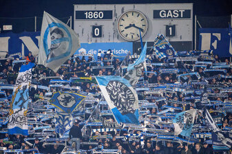 Löwen-Fans in Aktion (Photo by Thomas F. Starke/Getty Images)