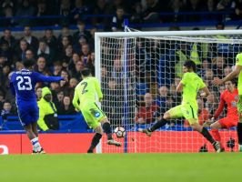 Michy Batshuayi (l) erzielte das zweite Tor für den FC Chelsea. Foto: Adam Davy Michy Batshuayi (l) erzielte das zweite Tor für den FC Chelsea. Foto: Adam Davy