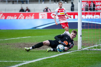 Foto: Böllerwurf bei Essen-Spiel: Torwart landet im Krankenhaus