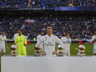 Cristiano Ronaldo und seine vier «Ballon d´Or». Foto: Francisco Seco Cristiano Ronaldo und seine vier «Ballon d´Or». Foto: Francisco Seco