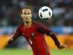 Auch Europameister Ricardo Carvalho zeiht es nach China (Quelle: PIXATHLON/SID)
<br>© 2017 SID