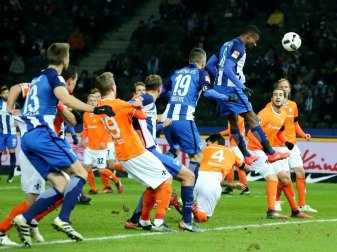 VDV fordert Tarifvertrag für deutsche Fußball-Profis (Quelle: PIXATHLON/SID-IMAGES)
<br>© 2017 SID