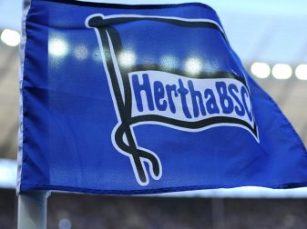 Hertha macht Maier und Baak zu Profis (Quelle: FIRO/SID) Hertha macht Maier und Baak zu Profis (Quelle: FIRO/SID)