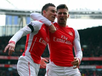 Koscielny(l.) und Giroud(r.) verlängern beim FC Arsenal (Quelle: PIXATHLON/SID-IMAGES)
<br>© 2017 SID Koscielny(l.) und Giroud(r.) verlängern beim FC Arsenal (Quelle: PIXATHLON/SID-IMAGES)
<br>© 2017 SID