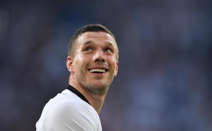 In China bestehen keine Pläne Lukas Podolski abzuwerben. Foto: Marius Becker
