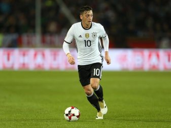 Mesut Özil wurde zum fünften Mal zum deutschen Nationalspieler des Jahres gewählt. Foto: Friso Gentsch
<br>dpa-infocom GmbH Mesut Özil wurde zum fünften Mal zum deutschen Nationalspieler des Jahres gewählt. Foto: Friso Gentsch
<br>dpa-infocom GmbH