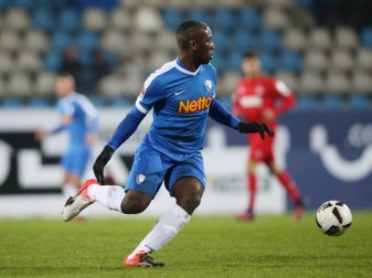 Ulrich Bapoh bekommt einen Profivertrag beim VfL Bochum (Quelle: FIRO/SID)
<br>© 2017 SID Ulrich Bapoh bekommt einen Profivertrag beim VfL Bochum (Quelle: FIRO/SID)
<br>© 2017 SID