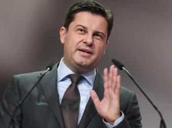 DFL-Geschäftsführer Christian Seifert kritisiert die FIFA und die UEFA. Foto: Arne Dedert