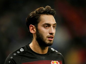 Hakan Calhanoglu erzielt das 1:0 gegen Bochum Hakan Calhanoglu erzielt das 1:0 gegen Bochum