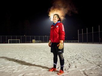 Dorranai Hassan erfüllt sich ihren Traum und wird afghanische Fußballnationalspielerin. Foto: Gregor Fischer