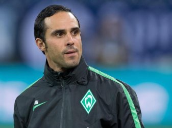 Werder-Coach Alexander Nouri: «Es ist doch bekannt, welche Parameter im Fußball-Geschäft entscheidend sind.» Foto: Guido Kirchner Werder-Coach Alexander Nouri: «Es ist doch bekannt, welche Parameter im Fußball-Geschäft entscheidend sind.» Foto: Guido Kirchner