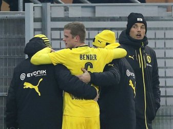 Bender verletzte sich im Testspiel gegen Paderborn Bender verletzte sich im Testspiel gegen Paderborn