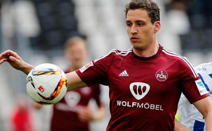 Der 1. FC Nürnberg hat den Vertrag mit Georg Margreitter verlängert. Foto: Ronald Wittek