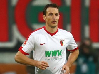 Der FC Augsburg kann bis 2020 mit Christoph Janker planen. Foto: Karl-Josef Hildenbrand Der FC Augsburg kann bis 2020 mit Christoph Janker planen. Foto: Karl-Josef Hildenbrand