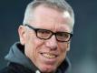 Kölns Trainer Peter Stöger freut sich über die schwindenden Personalprobleme. Foto: Carmen Jaspersen