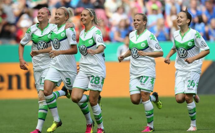 Die Wolfsburgerinnen beim DFB-Pokal-Triumph 2016