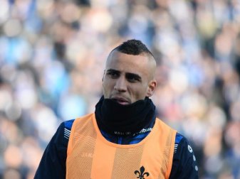 Darmstadts Änis Ben-Hatira engagierte sich für eine umstrittene Hilfsorganisation. Foto: Arne Dedert Darmstadts Änis Ben-Hatira engagierte sich für eine umstrittene Hilfsorganisation. Foto: Arne Dedert