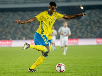 Alexander Isak hat offenbar beim BVB unterschrieben Alexander Isak hat offenbar beim BVB unterschrieben