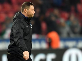Hertha-Trainer Pal Dardai erwartet weniger Naivität von seinen Spielern. Foto: Federico Gambarini Hertha-Trainer Pal Dardai erwartet weniger Naivität von seinen Spielern. Foto: Federico Gambarini