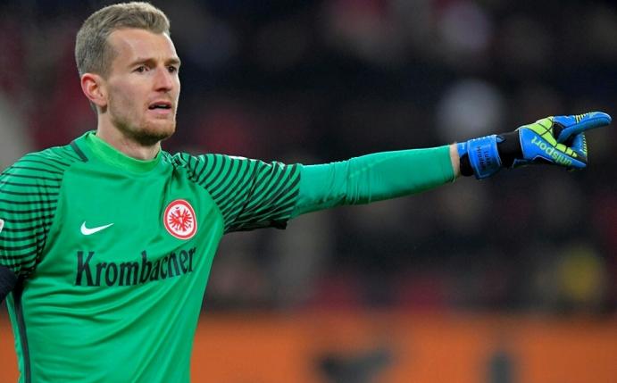 Lukas Hradecky wird für ein Spiel gesperrt