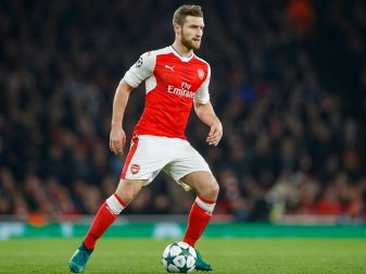 Mustafi schoss gegen Burnley sein erstes Tor für Arsenal Mustafi schoss gegen Burnley sein erstes Tor für Arsenal