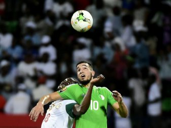 Nabil Bentaleb (r.) und Algerien sind ausgeschieden