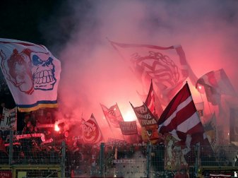 Einsatz von Pyrotechnik: 15.000 Euro Strafe für Bayern Einsatz von Pyrotechnik: 15.000 Euro Strafe für Bayern