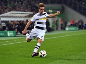 Der Gladbacher Patrick Herrmann steigt nach seiner Bänderverletzung wieder ins Training ein. Foto: Federico Gambarini Der Gladbacher Patrick Herrmann steigt nach seiner Bänderverletzung wieder ins Training ein. Foto: Federico Gambarini