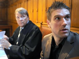 Ivan Klasnic (r) verlangt Schmerzensgeld und Ersatz für entgangenen Gewinn. Foto, Archiv: Ingo Wagner Foto: Ingo Wagner Ivan Klasnic (r) verlangt Schmerzensgeld und Ersatz für entgangenen Gewinn. Foto, Archiv: Ingo Wagner Foto: Ingo Wagner