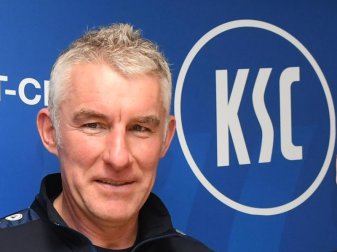 Mirko Slomka ist der Trainer des Karlsruher SC. Foto: Uli Deck