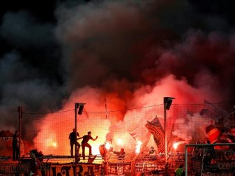 Fehlverhalten der Fans: 22.500 Euro Strafe für St. Pauli Fehlverhalten der Fans: 22.500 Euro Strafe für St. Pauli