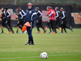 Trainer Jens Keller hofft auf einen guten Rückrundenstart seiner Unioner. Foto: Britta Pedersen