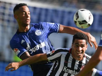 Im Hinspiel gewann Frankfurt mit 1:0 gegen Schalke. Foto: Arne Dedert