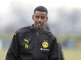 Der BVB muss länger auf Isaks Spielberechtigung warten Der BVB muss länger auf Isaks Spielberechtigung warten