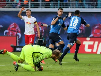 Torschütze Amiri und Wagner nach dem 1:0