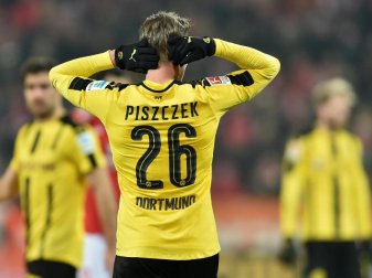Die Körpersprache von Lukasz Piszczek sagt viel über die Gefühlslage bei Borussia Dortmund. Foto: Torsten Sil7 Die Körpersprache von Lukasz Piszczek sagt viel über die Gefühlslage bei Borussia Dortmund. Foto: Torsten Sil7