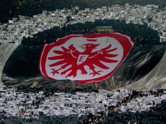 Die Mitgliederzahl von Eintracht Frankfurt liegt erstmals bei mehr als 40 000. Foto: Fredrik von Erichsen Die Mitgliederzahl von Eintracht Frankfurt liegt erstmals bei mehr als 40 000. Foto: Fredrik von Erichsen