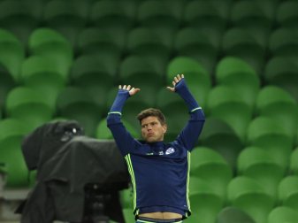 Die Genesung des lange verletzten Klaas-Jan Huntelaar macht Fortschritte. Foto: Ina Fassbender Die Genesung des lange verletzten Klaas-Jan Huntelaar macht Fortschritte. Foto: Ina Fassbender