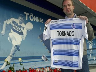 MSV tritt mit Sonder-Schriftzug auf dem Trikot an MSV tritt mit Sonder-Schriftzug auf dem Trikot an