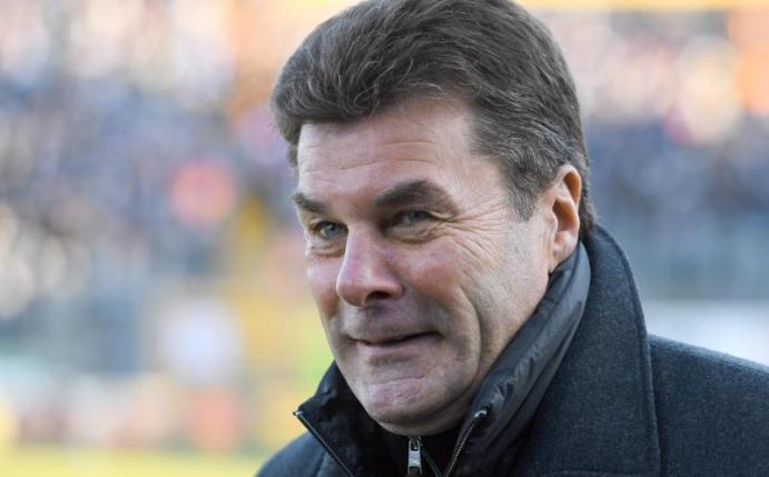 Mönchengladbachs Cheftrainer Dieter Hecking rechnet für die Partie gegen Freiburg mit Patrick Herrmann. Foto: Arne Dedert