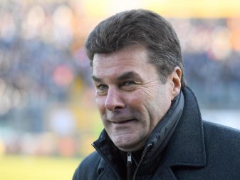 Mönchengladbachs Cheftrainer Dieter Hecking rechnet für die Partie gegen Freiburg mit Patrick Herrmann. Foto: Arne Dedert Mönchengladbachs Cheftrainer Dieter Hecking rechnet für die Partie gegen Freiburg mit Patrick Herrmann. Foto: Arne Dedert