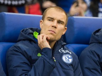 Holger Badstuber saß bei Schalke bis jetzt nur auf der Reservebank. Foto: Bernd Thissen Holger Badstuber saß bei Schalke bis jetzt nur auf der Reservebank. Foto: Bernd Thissen